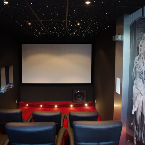 Toile tendue acoustique pour cinéma